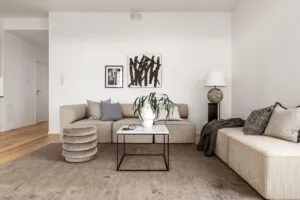 Transformez votre sous-sol encombré en espace fonctionnel : astuces incontournables